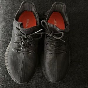 Yeezy boost 350 v2 mono black